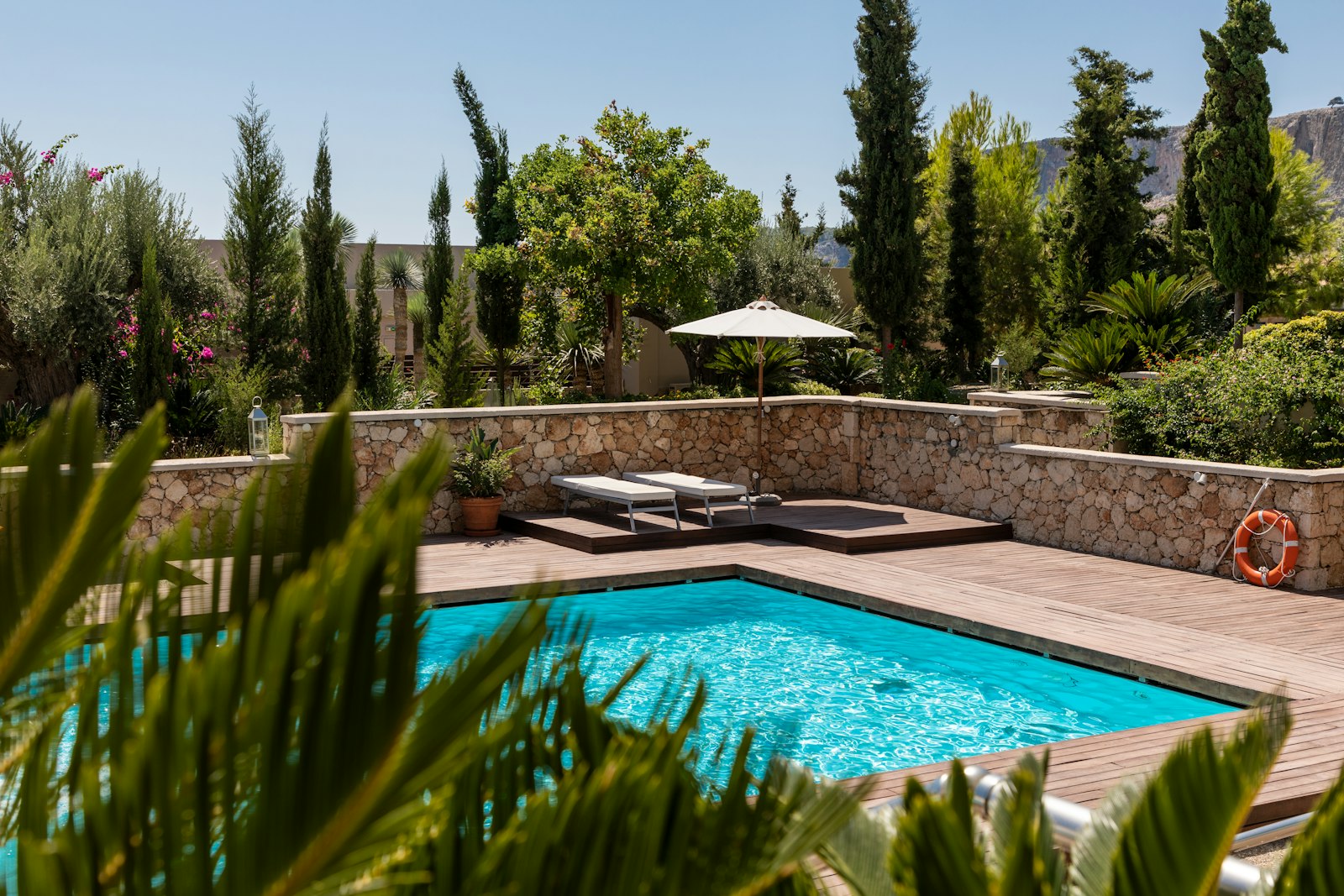 Romo's Pools pool services